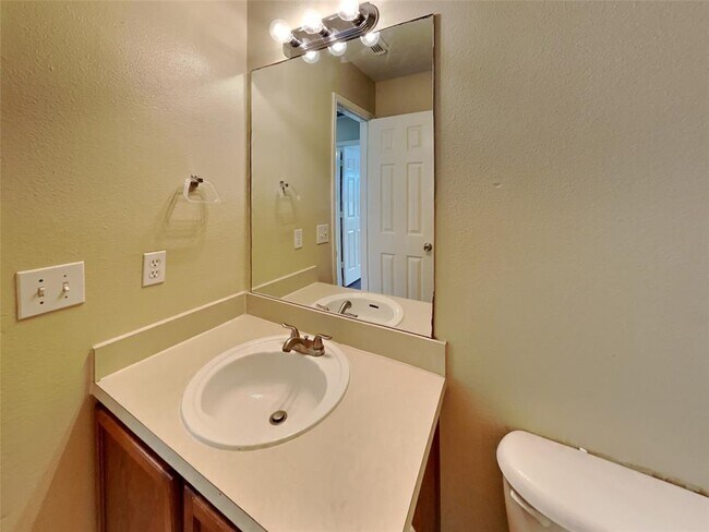 Building Photo - 18322 Valiant Brook Ct