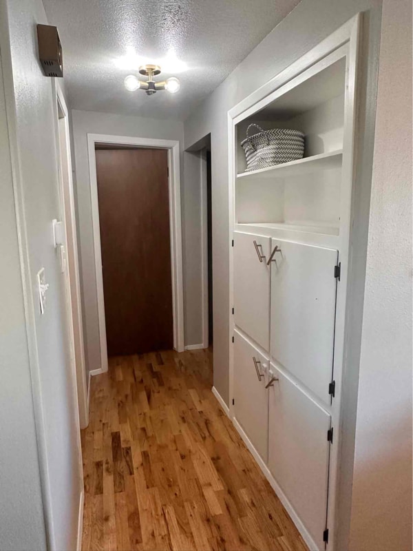 Building Photo - 712 25th Ave NE