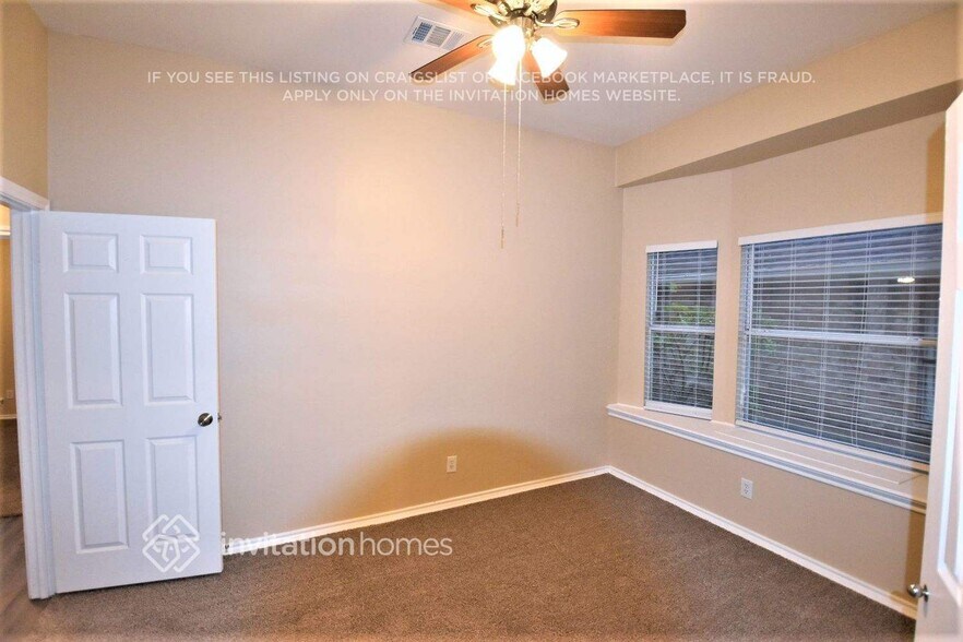 Building Photo - 2043 Hearthstone Dr