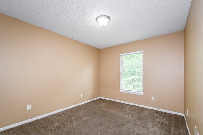 Building Photo - 626 N Friedberg Dr