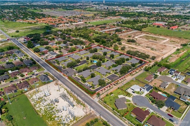 Building Photo - 1530 W Hall Acres Rd