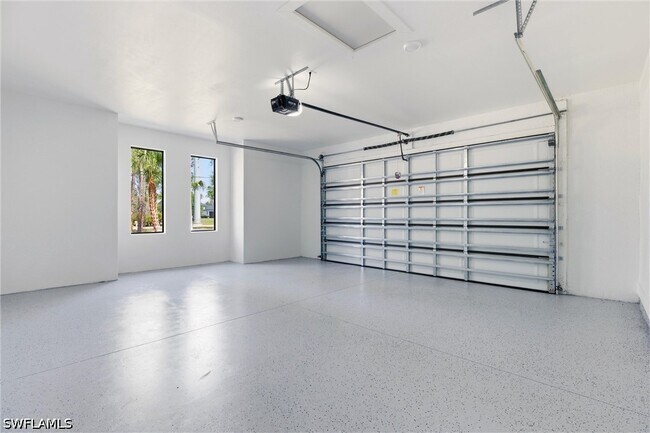 Building Photo - 1514 47th Ave NE