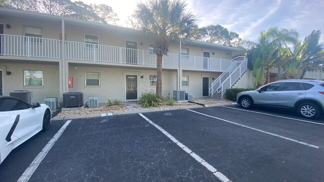 Primary Photo - Updated 1-Bedroom Condo in a Gated Communi...
