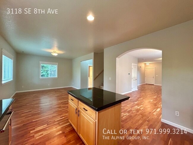 Building Photo - 3118 SE 8th Ave