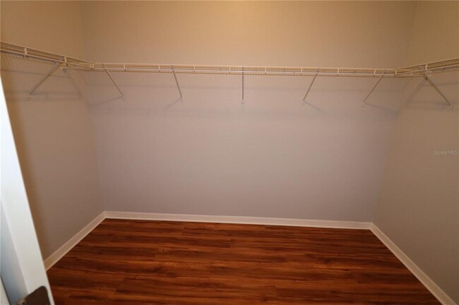Building Photo - 2528 Alling Terrace