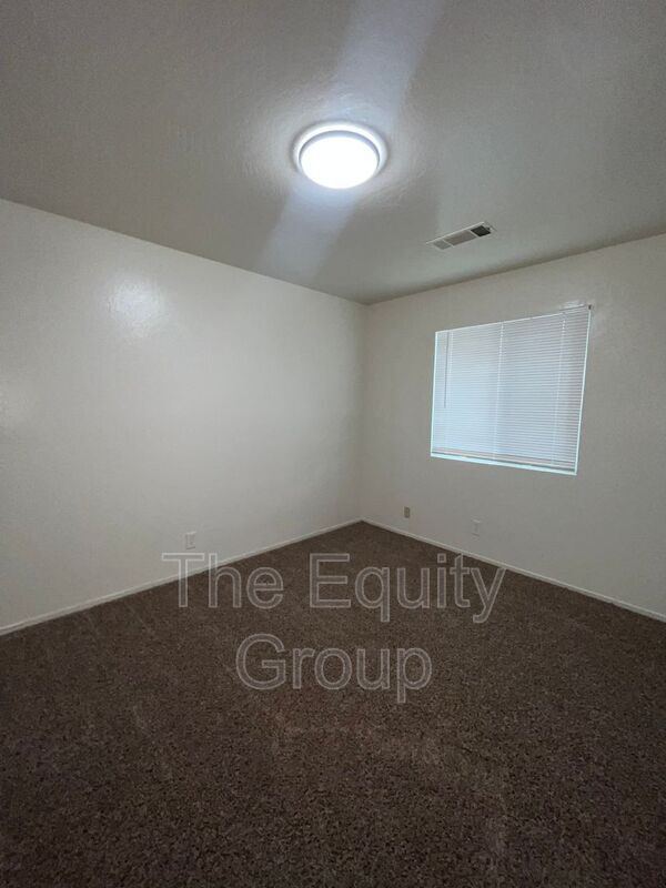 Building Photo - 10730 Railroad Ave