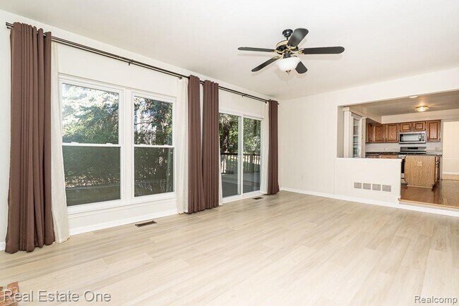 Building Photo - 619 Whitney Dr