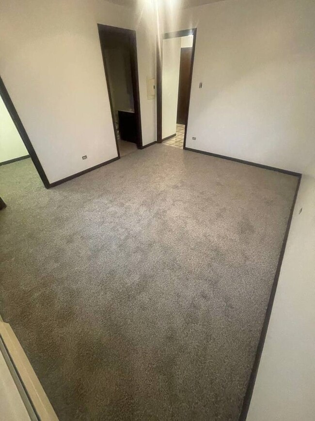 Building Photo - 14737 Kilpatrick Ave