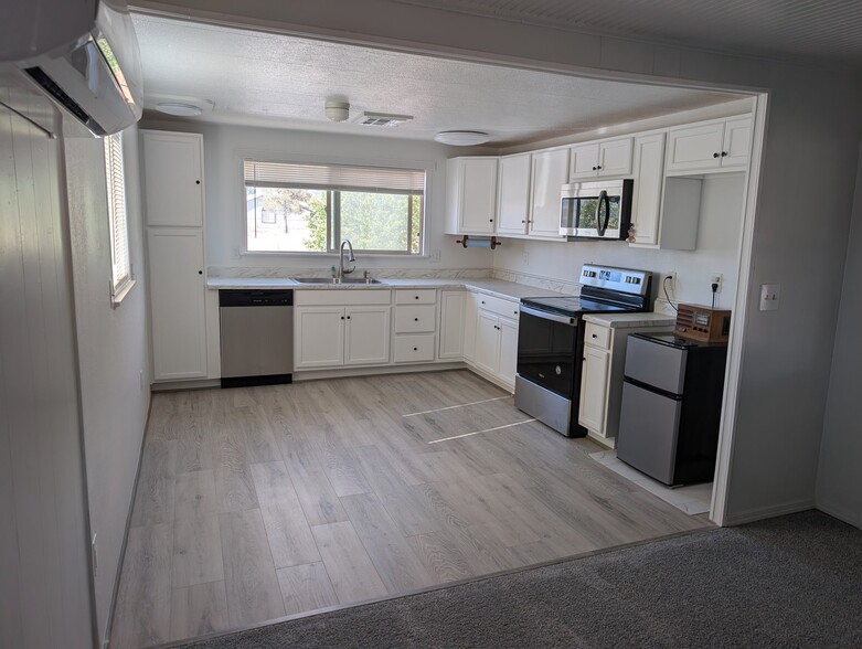 Building Photo - 1620 Landmark Ave