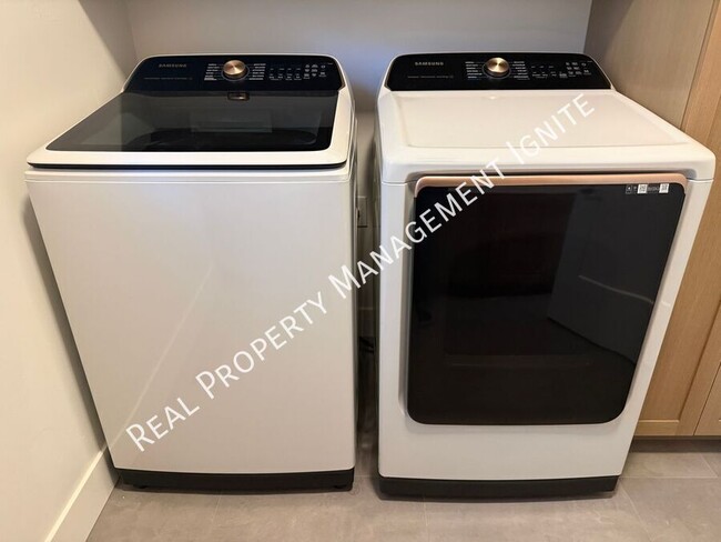 Building Photo - 2242 NW Reserve Camp Ct