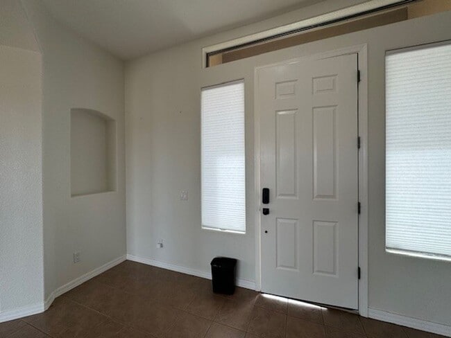 Building Photo - 3 BR on the GOLF COURSE with POOL-Laughlin Ranch Association