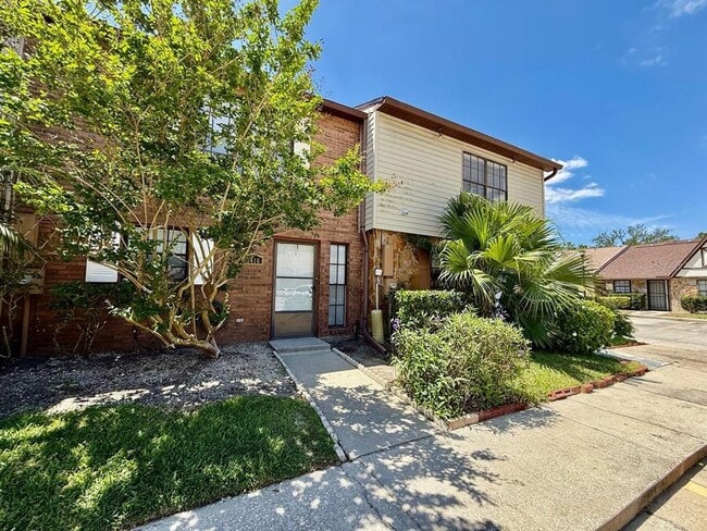 Building Photo - 3416 Sunrise Villas Ct N