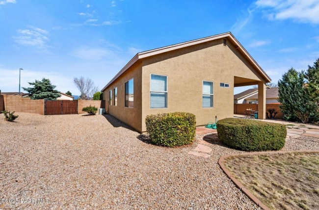 Building Photo - 6971 E Yellowglen Dr