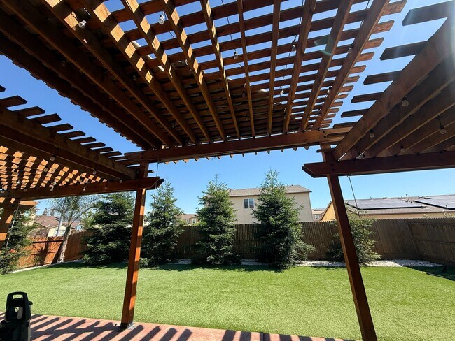 Building Photo - 5531 W Flint Way