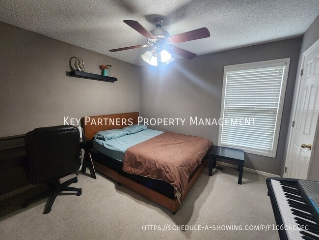 Building Photo - 15375 S Constance St