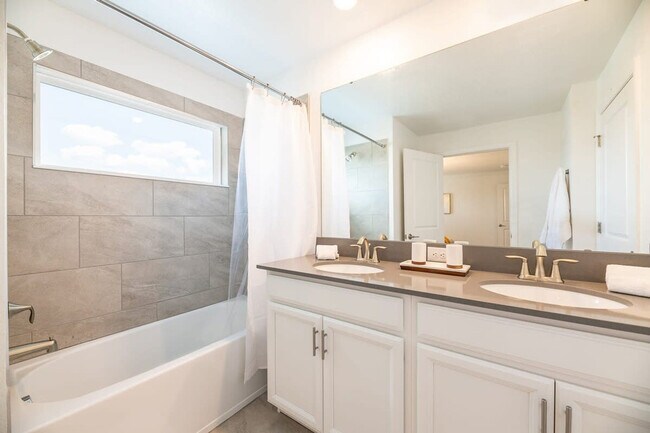 Building Photo - 1088 Leader St