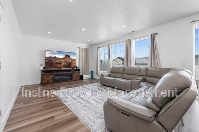 Building Photo - 766 S 850 W