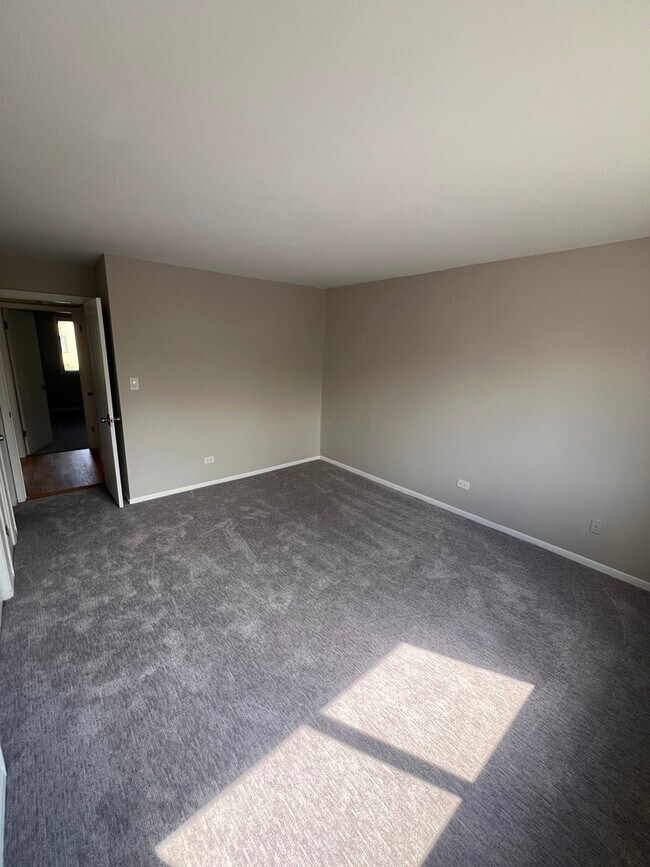 Building Photo - 9375 Hamilton Ct