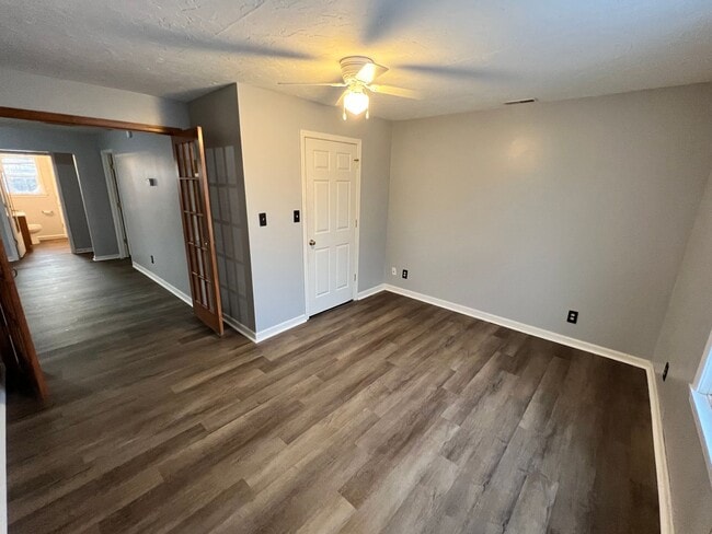Building Photo - Charming 3 Bedroom 1 Bathroom House