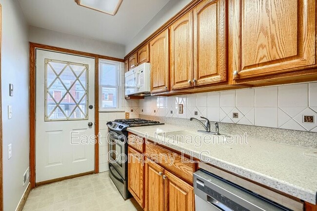 Building Photo - 7818 New Battle Grove Rd