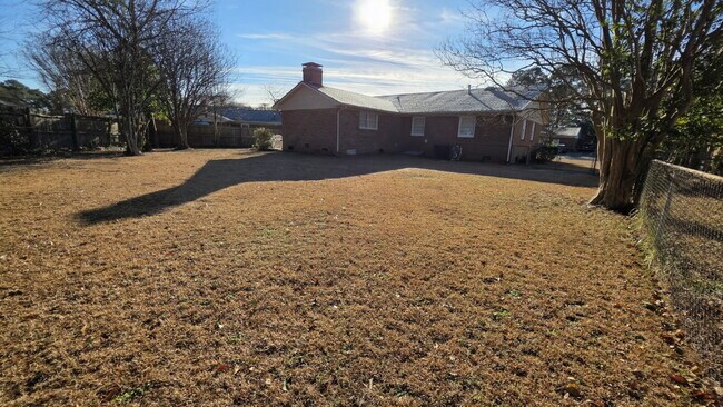 Building Photo - Updated 3-Bedroom Home with Open Layout and Large Backyard