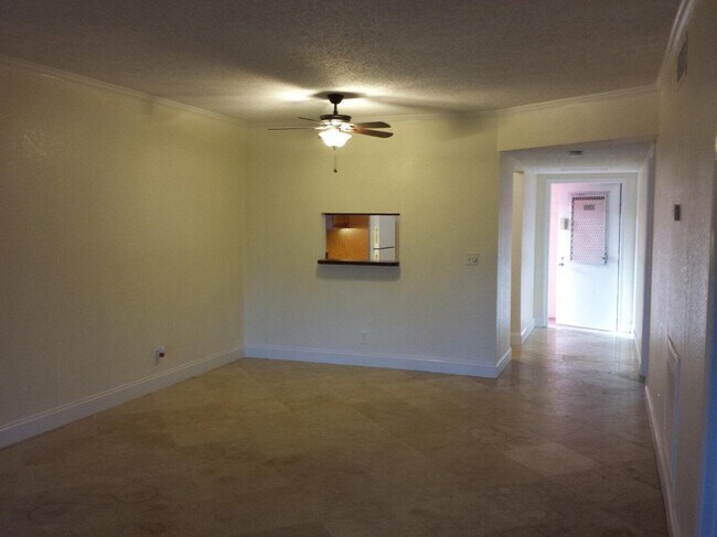 Building Photo - 2700 Casita Way