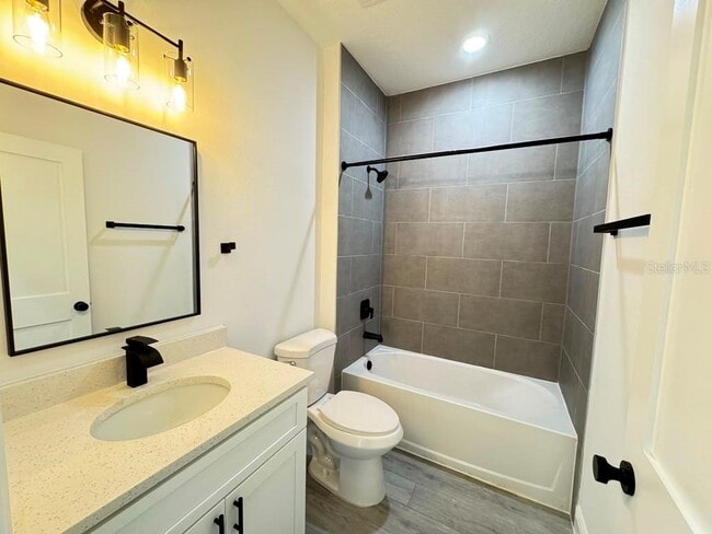 Building Photo - 10290 N Biscayne Dr