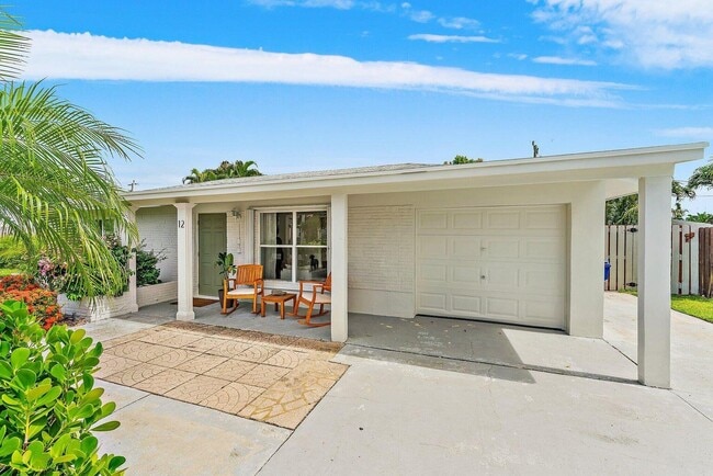 Building Photo - 12 Pineview Rd