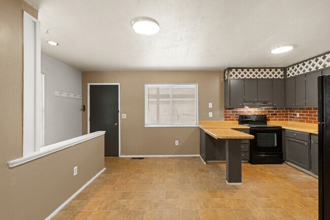 Building Photo - 1114 Ransome Ct