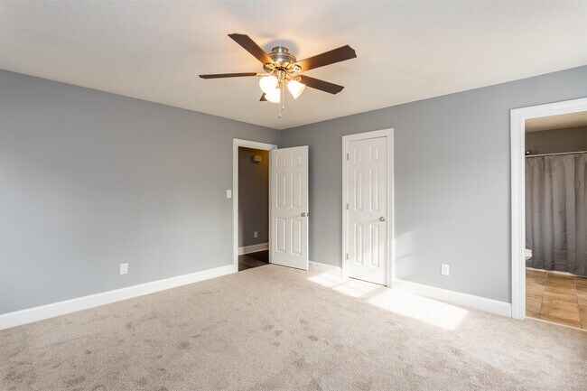 Building Photo - 1719 Centre St W