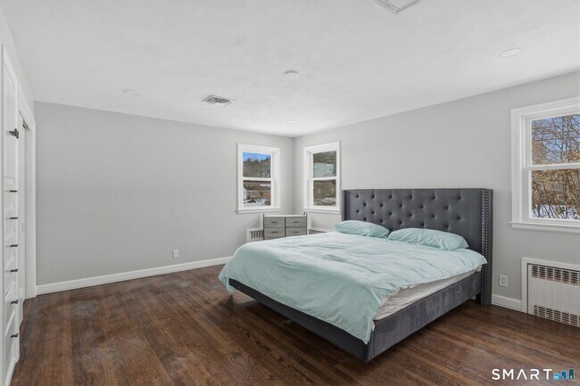 Building Photo - 35 W Ridge Dr