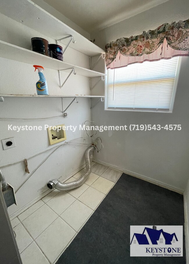 Building Photo - Horse Property with Corrals/Stables - 3 Be...