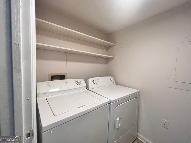 Building Photo - 251 Knight Dr