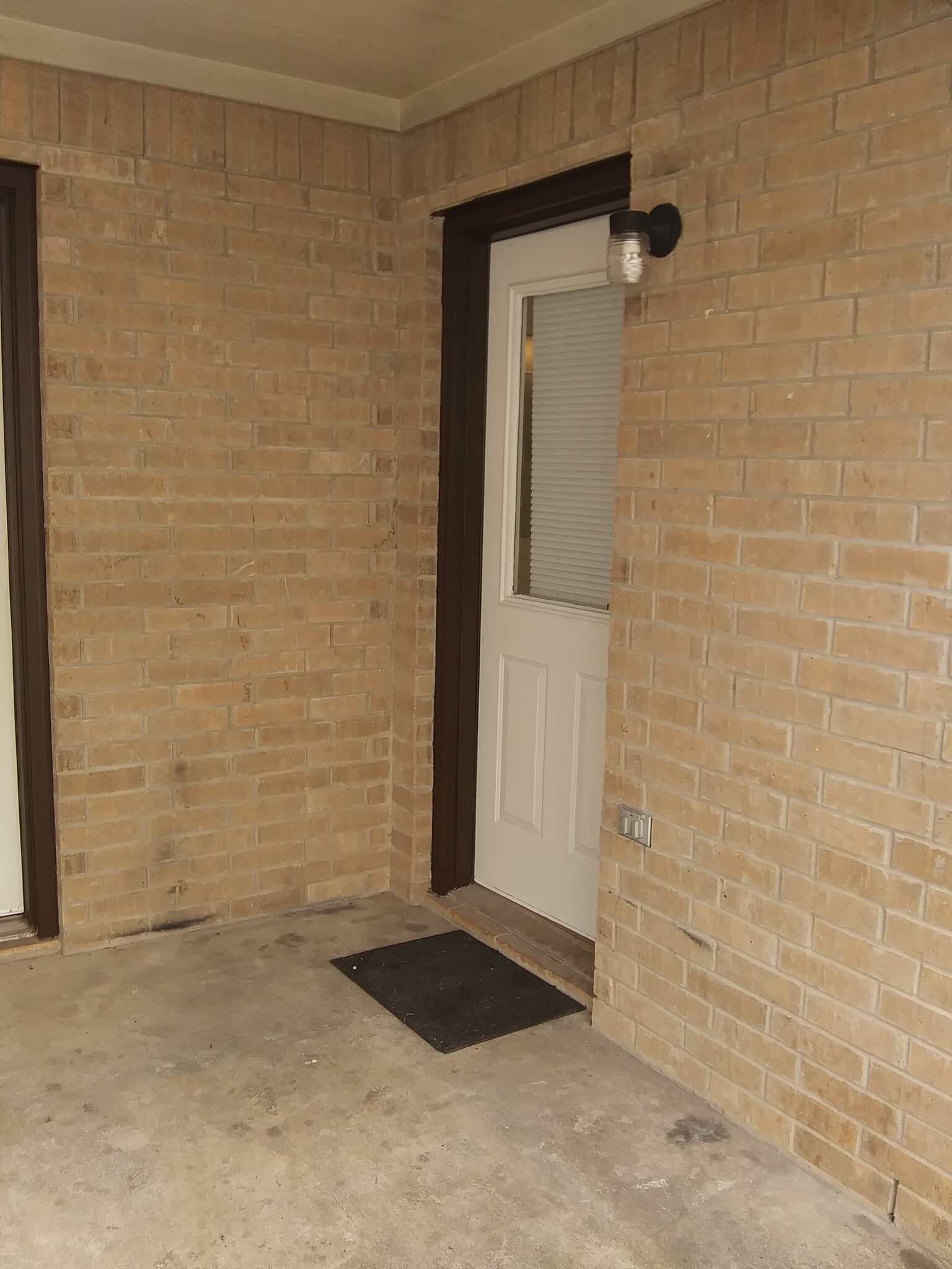 Building Photo - 3407 Barcelona Dr