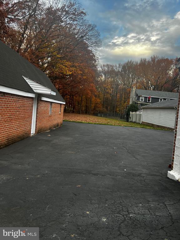 Building Photo - 328 Eggerts Crossing Rd