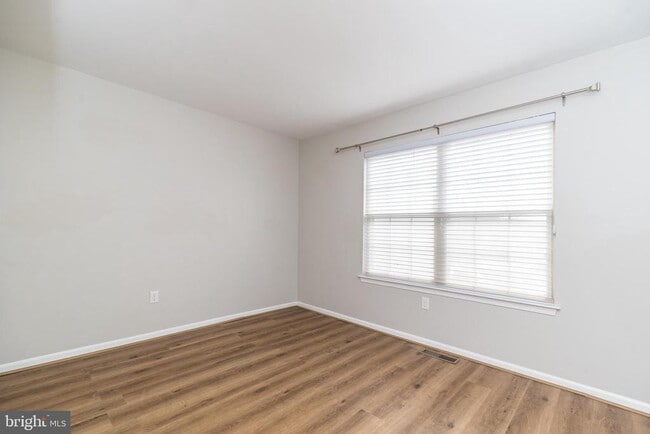 Building Photo - 5128 Barness Ct