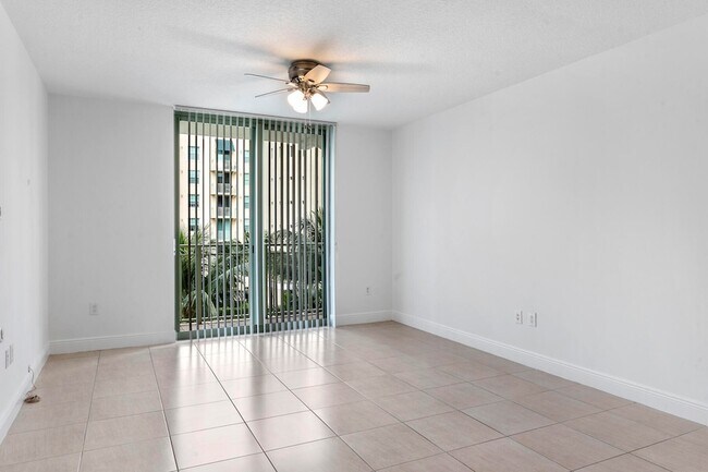 Building Photo - 610 Clematis St