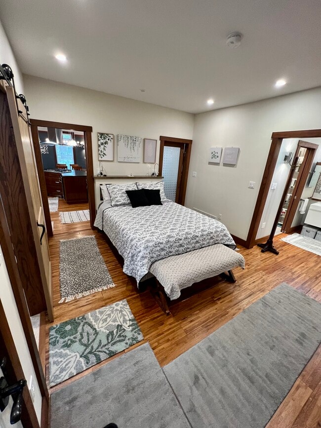 Building Photo - 1003 Court St