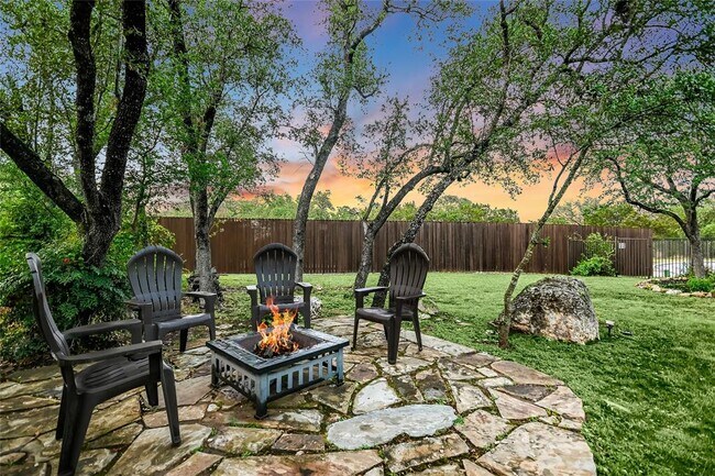 Building Photo - 223 Lake Como Dr