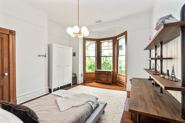 Building Photo - 2234 NW Johnson St