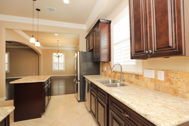 Building Photo - 11002 Upland Forest Dr