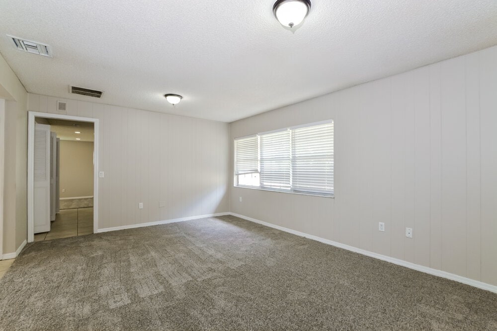 Building Photo - 8564 Cedar Cove Dr