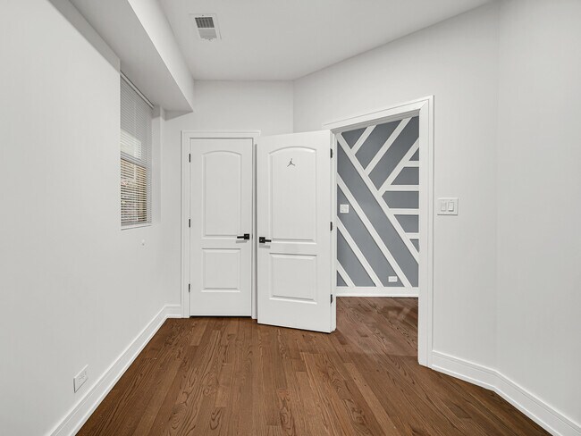 Building Photo - 6444 S Evans Ave