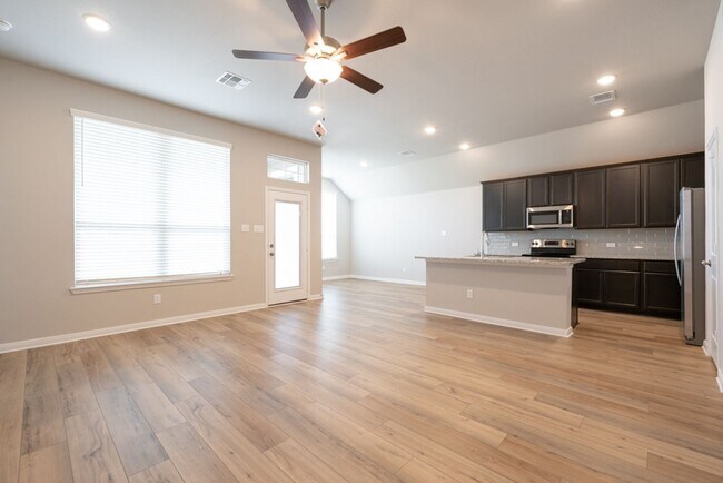 Building Photo - 3 Bed|2 Bath- with Study in Belton ISD