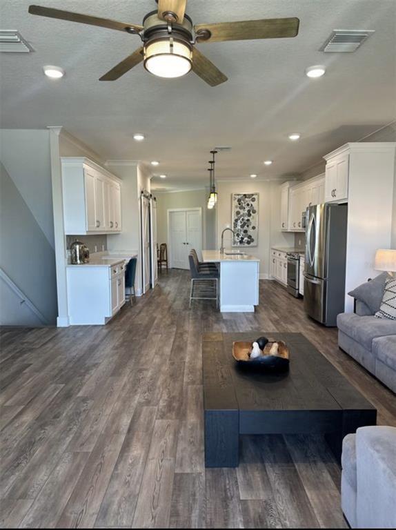 Building Photo - 1249 Savona Dr