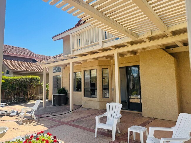 Building Photo - View Mission Oaks 4 Bedroom