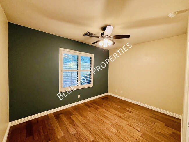 Building Photo - 11678 N Red Creek Pl