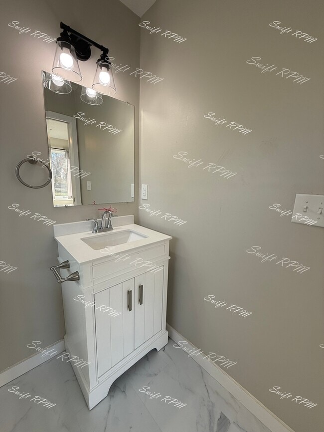 Building Photo - 119 Kickapoo St