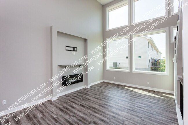 Building Photo - 1508 Mocking Bird Ln