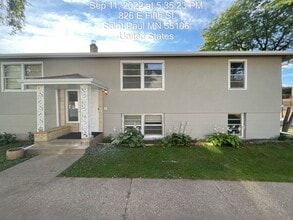 Building Photo - 826 5th St E
